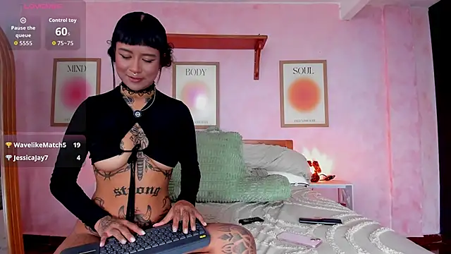 AliceBanks online show from April 16, 11:21 am