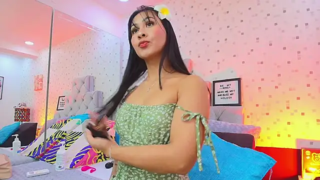 JulietaReyess online show from November 1, 3:05 pm