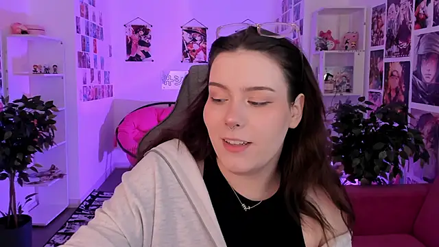 CoralineKeyns online show from November 10, 2:28 am