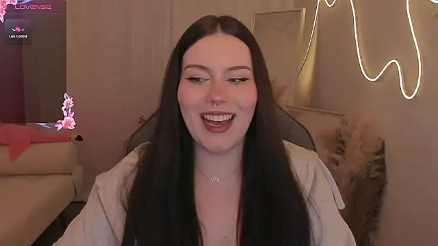 CoralineKeyns online show from March 4, 7:37 am