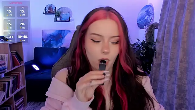 CoralineKeyns online show from March 27, 6:48 am