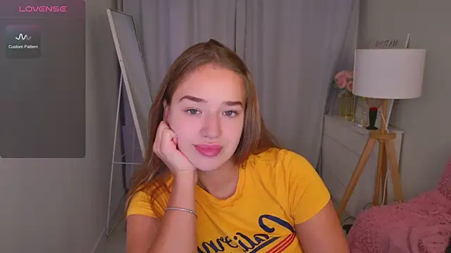 LovelyJessie online show from April 25, 1:52 pm