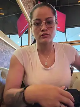 scarlet-kennedy98 online show from April 13, 9:15 pm