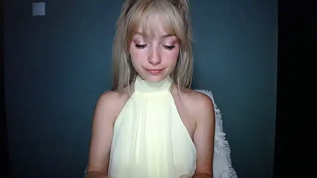 LuciaYoung online show from September 8, 6:18 pm