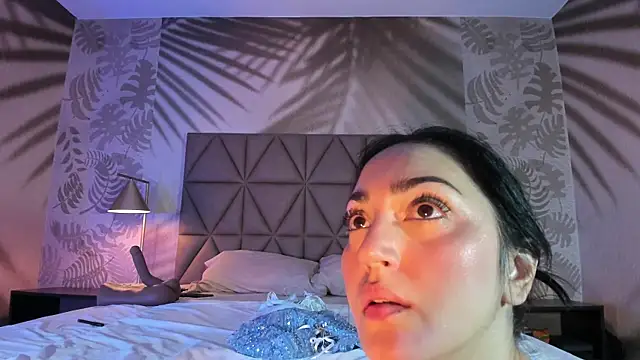 LIAH IZUMI online show from April 13, 1:12 pm