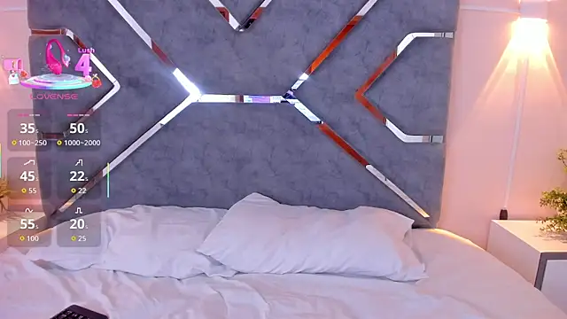 LucciaPorter online show from November 3, 8:35 pm