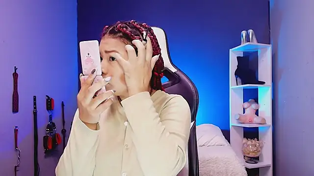 JadaRoberts online show from November 27, 12:19 pm