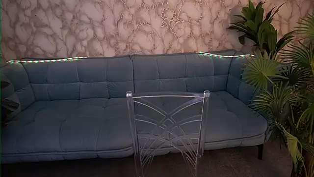 RosieMoons online show from October 17, 7:28 pm