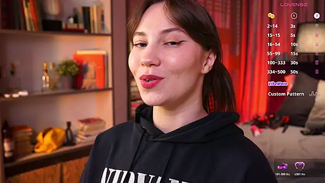 askaudrey  online show from April 26, 4:38 pm