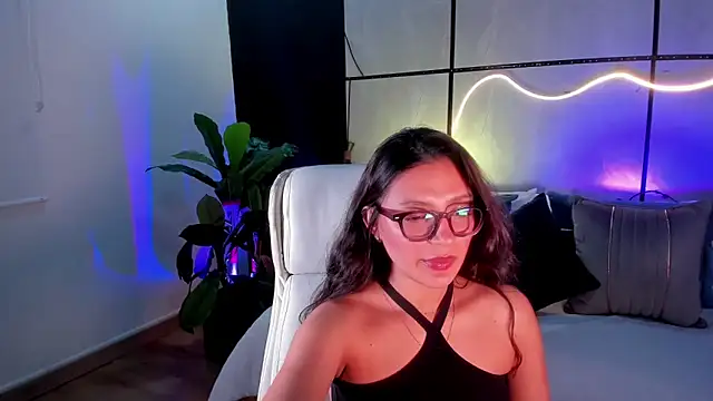 Gia Mazzon online show from November 19, 4:18 pm