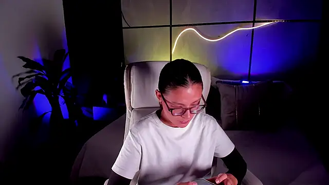 Gia Mazzon online show from February 2, 3:55 pm