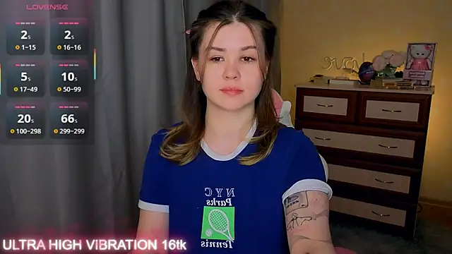 cutie mili online show from April 3, 3:21 pm