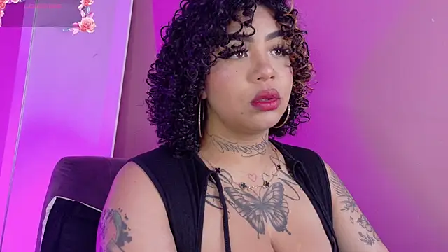 foxxy-lov3 online show from April 20, 2:20 pm