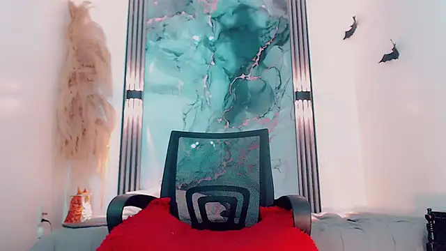 hilary rodriguez online show from October 3, 8:14 pm