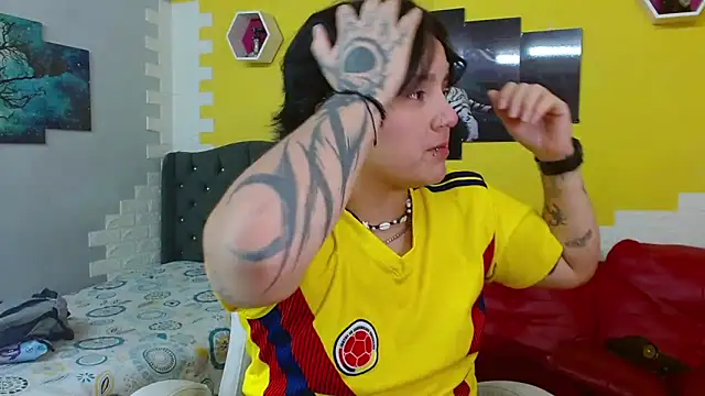 isabeautyx19 online show from April 5, 3:49 am