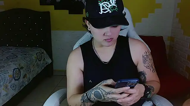 isabeautyx19 online show from March 25, 5:00 am