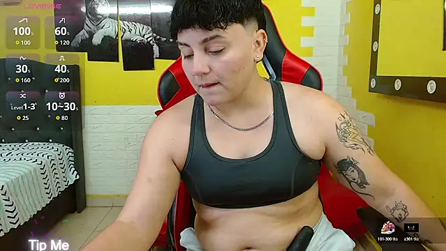 Snapshot of isabeautyx19 chatting on October 24, 1:56 am isabeautyx19 online show from October 24, 1:56 am