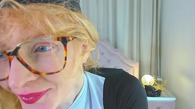 SquirtyAlisa online show from April 15, 1:06 am