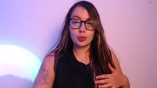 lalawhitte online show from January 6, 9:29 pm