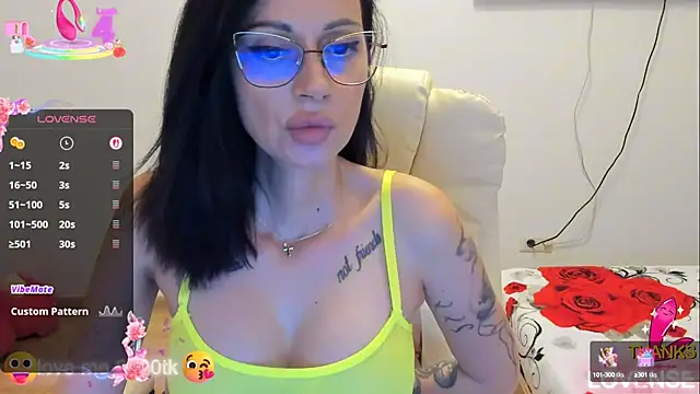 kissnicol32 online show from September 25, 4:28 pm