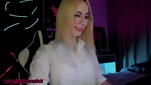 snake  bites online show from January 9, 10:25 pm