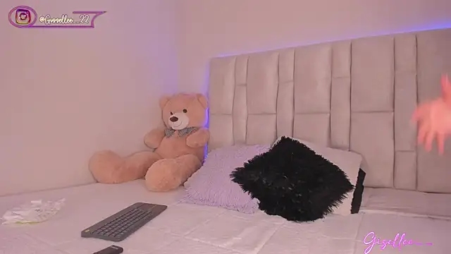 giselle js online show from April 20, 8:01 pm