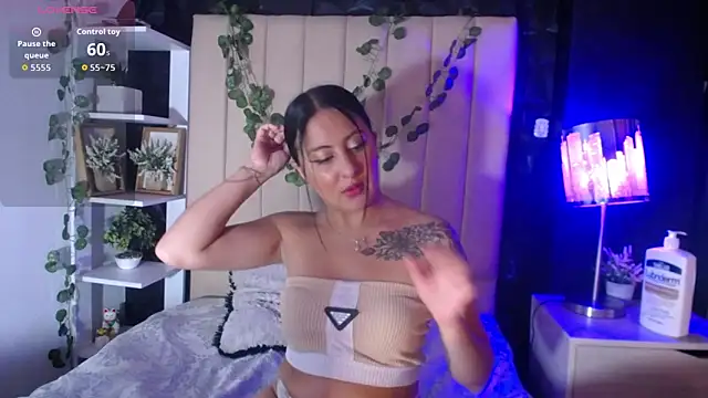 isabella smith  online show from October 10, 6:02 pm