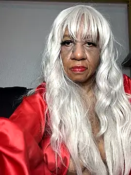 BreanaDivine online show from December 4, 3:31 am