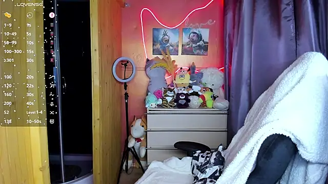 Fiery Brunette  online show from March 1, 3:06 am