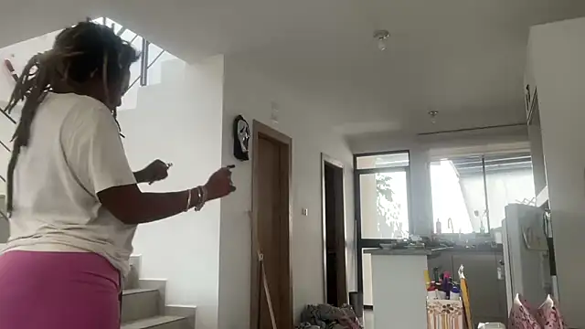 ChocolateCakeQueen online show from October 31, 3:38 pm