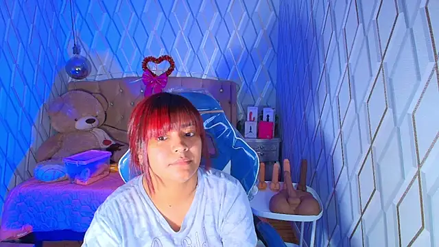 NicolleTaylor online show from February 4, 4:26 am