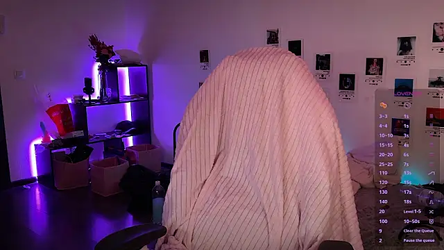 deadlysweet online show from February 17, 2:44 am