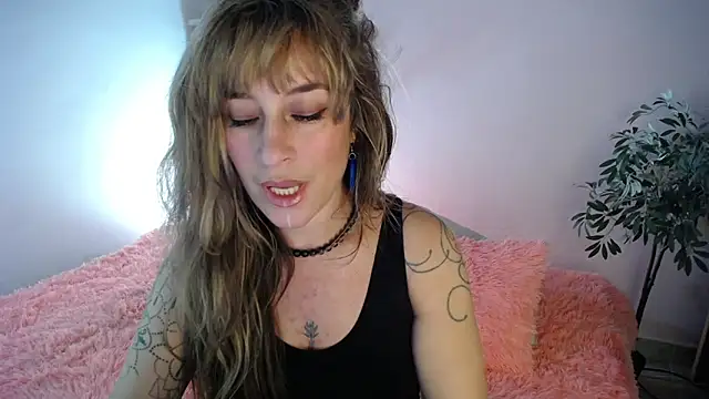 Paula Paz online show from December 17, 3:05 pm