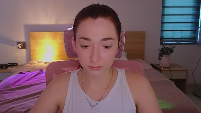 YasmineWest online show from April 29, 7:11 am