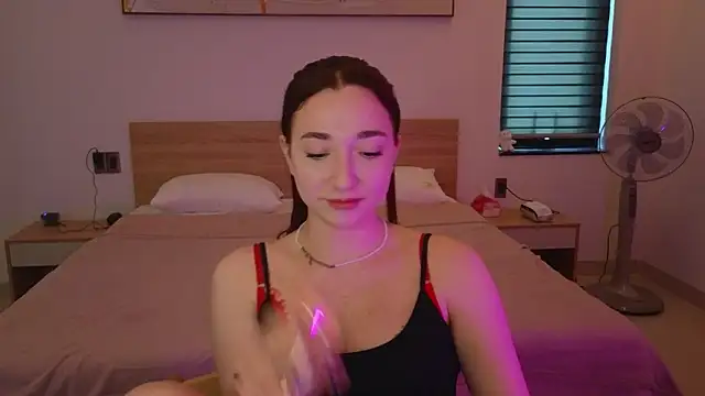 YasmineWest online show from March 15, 6:37 am