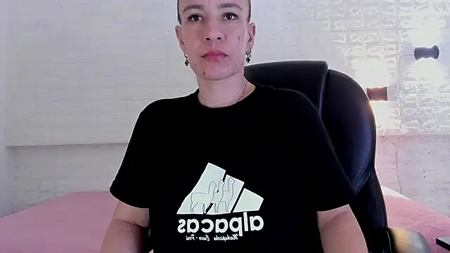 millie brown21 online show from February 11, 8:10 pm