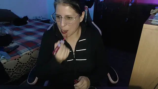 LucifernandaSw online show from April 18, 2:25 am