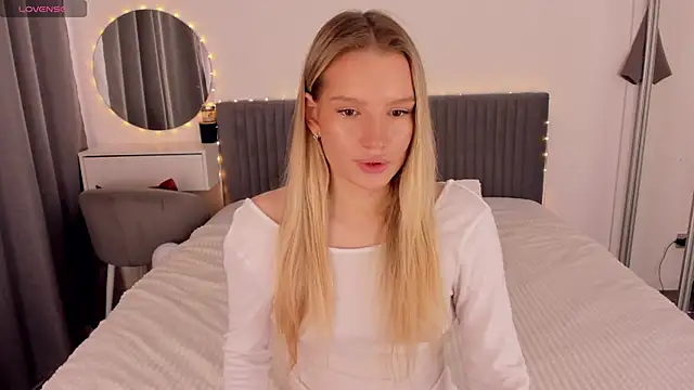 CassieRayss online show from May 18, 12:11 pm