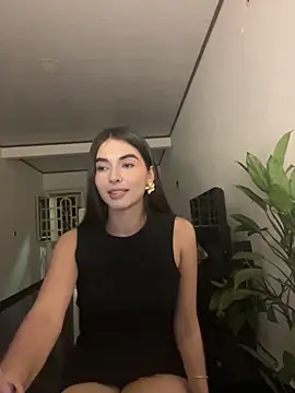 Coralinee 01 online show from November 21, 1:40 am