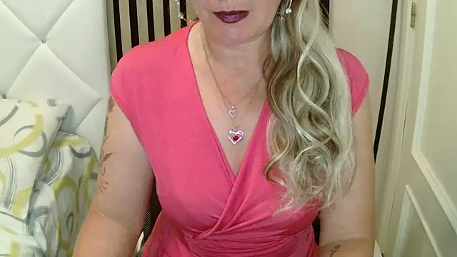 xxNoeliaxx online show from March 5, 7:59 am