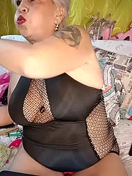 Snapshot of DirtyBIianca chatting on October 21, 8:02 pm DirtyBIianca online show from October 21, 8:02 pm