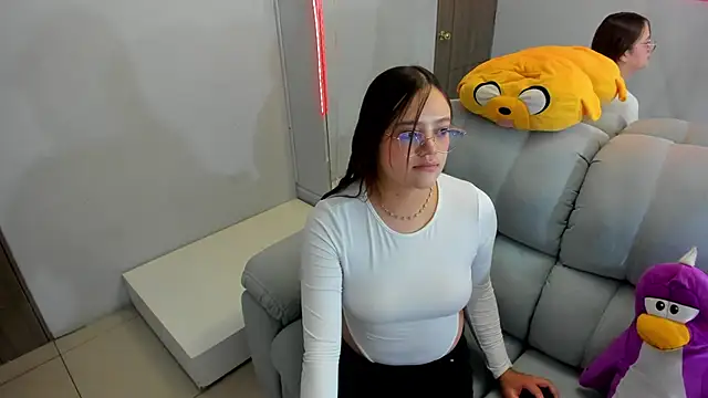 Snapshot of _Sarahh_0 chatting on October 7, 1:26 pm  Sarahh 0 online show from October 7, 1:26 pm