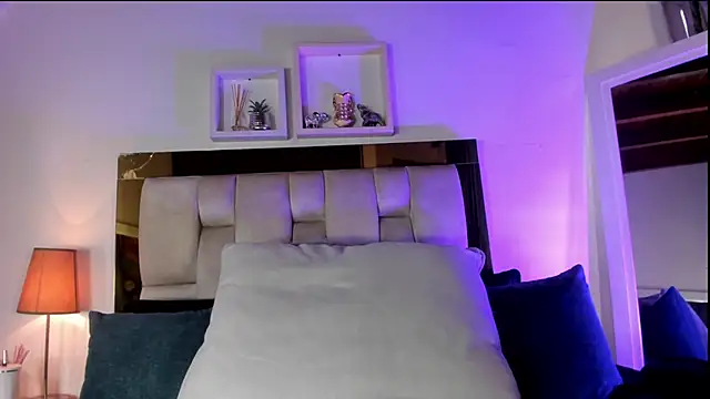 emmy r online show from April 8, 12:18 pm