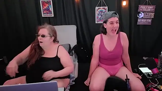 Sexy Mama-69 online show from November 4, 10:26 pm