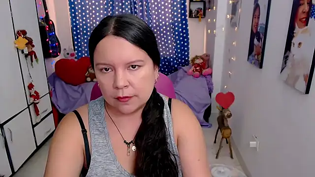 claryssa  online show from February 12, 9:38 pm