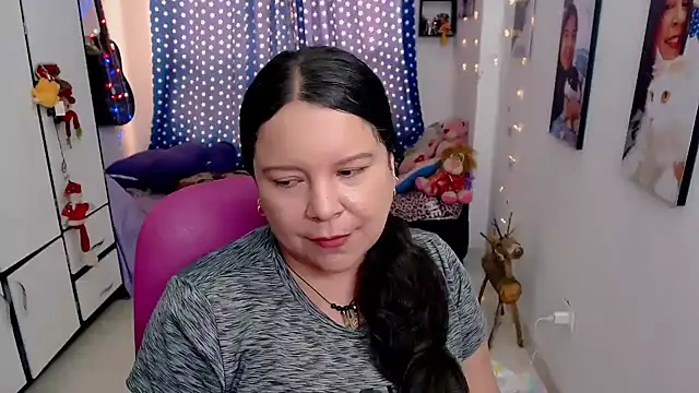 claryssa  online show from February 10, 8:56 pm