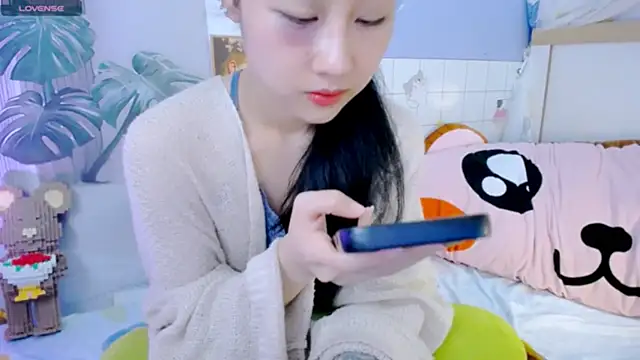 Ly   online show from February 6, 6:50 am