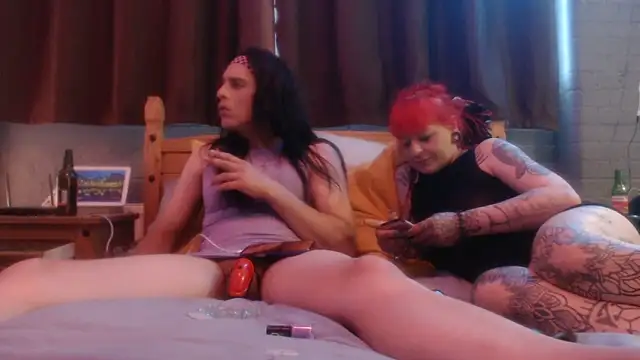 NeverTooMuch95 online show from April 24, 6:54 pm