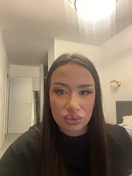 vixennn online show from November 18, 2:07 pm