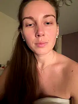 JasminJames online show from October 21, 9:30 pm